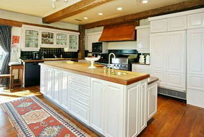 Kitchen - Country homes for sale and luxury real estate including horse farms and property in the Caledon and King City areas near Toronto